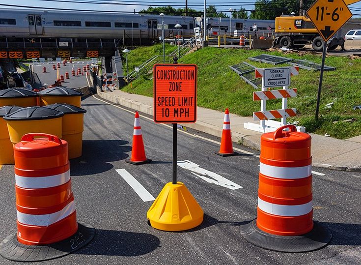تجهیزات کنترل ترافیک: انواع، کاربردها و مزایای استفاده