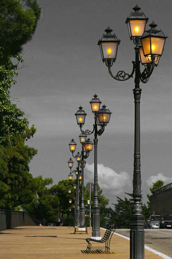 💡 راهنمای جامع خرید و نصب چراغ خیابانی؛ روشنایی ایمن و بهینه