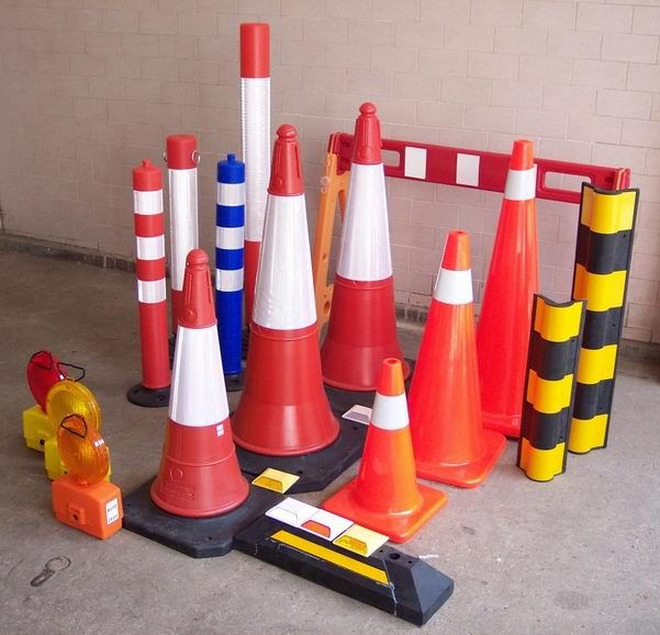 تجهیزات کنترل ترافیک: انواع، کاربردها و مزایای استفاده