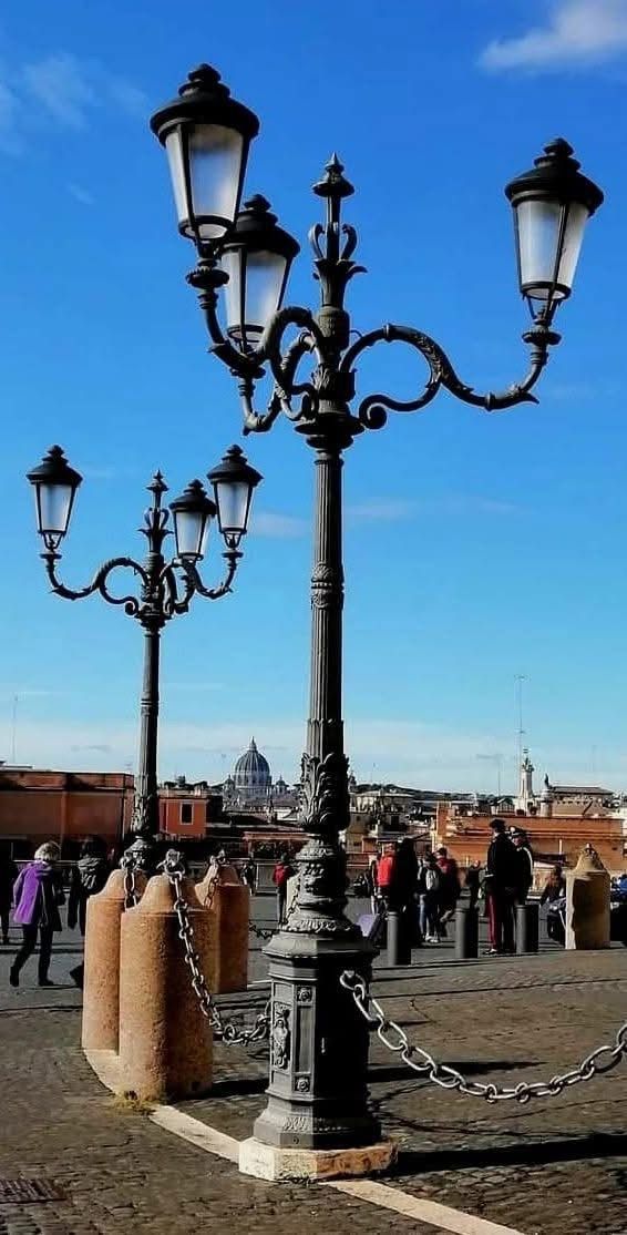 💡 راهنمای جامع خرید و نصب چراغ خیابانی؛ روشنایی ایمن و بهینه