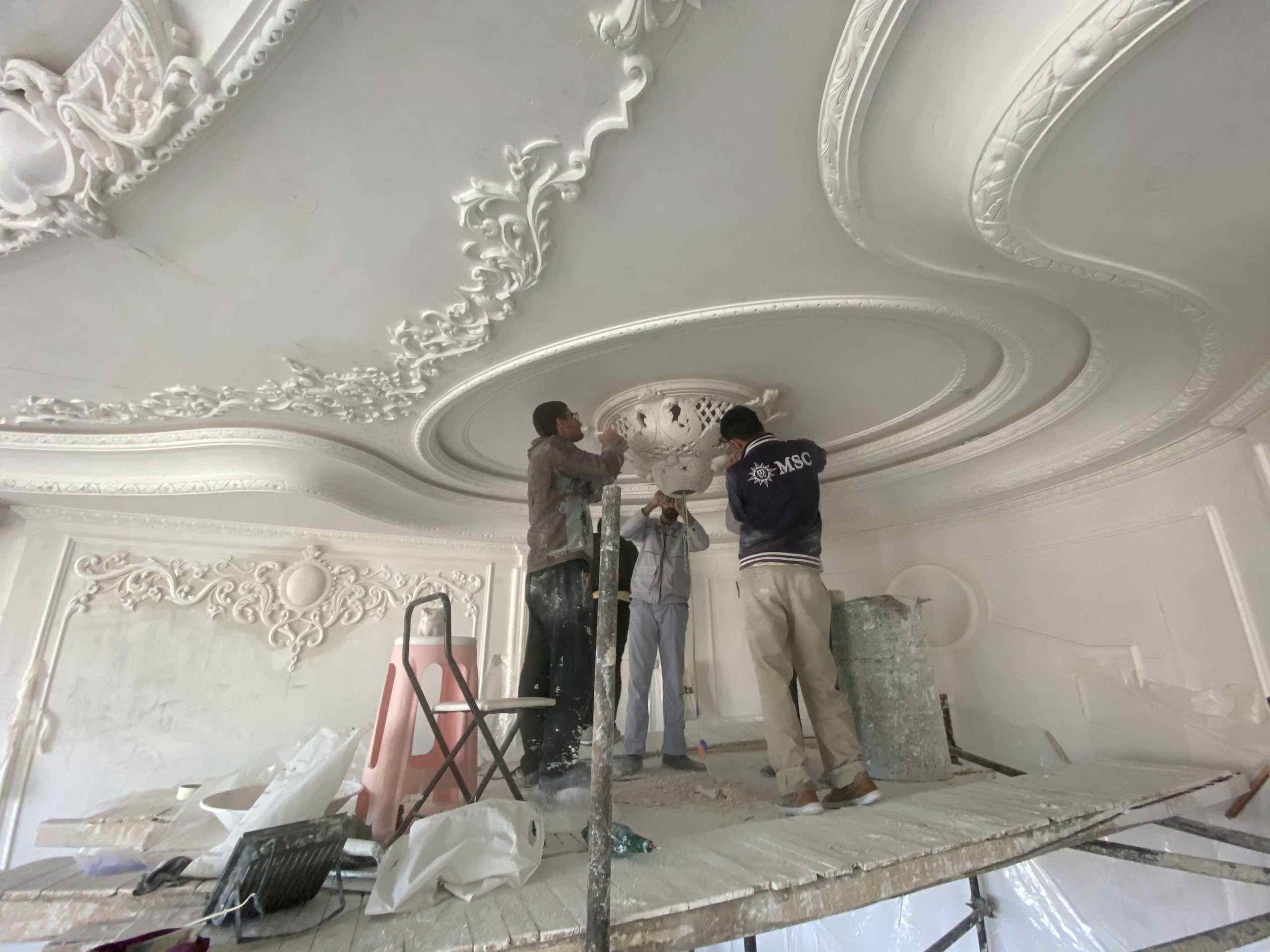 خدمات گچکاری و ابزارکاری: بازسازی و زیباسازی ساختمان با تیم مجرب