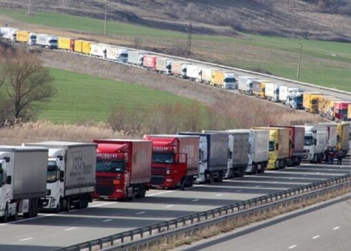 توقف کامیون‌ها در مرز سومار به حداقل می‌رسد