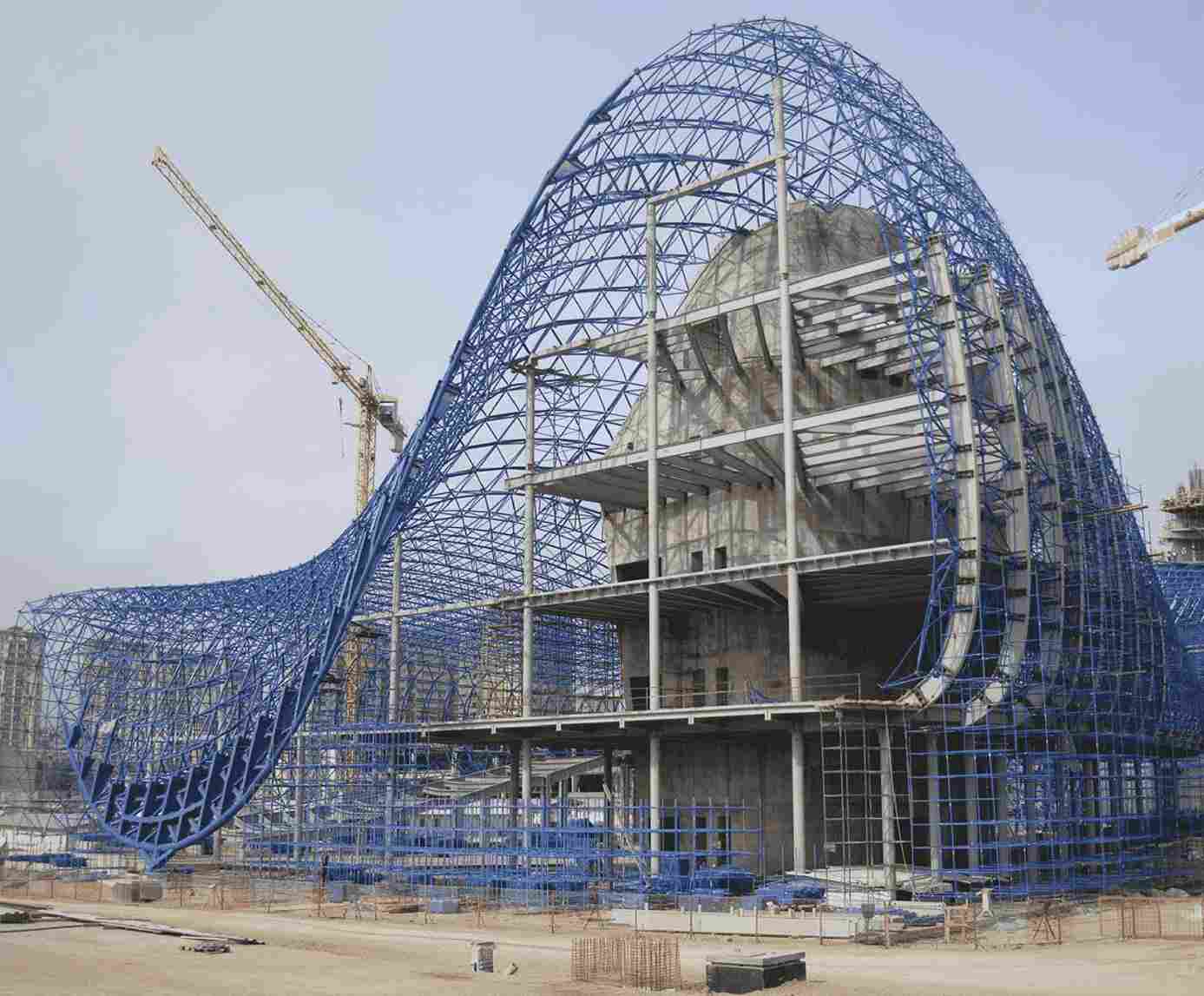 نمونهای از سازههای خاص مهندسی در پروژههای ساختمانی